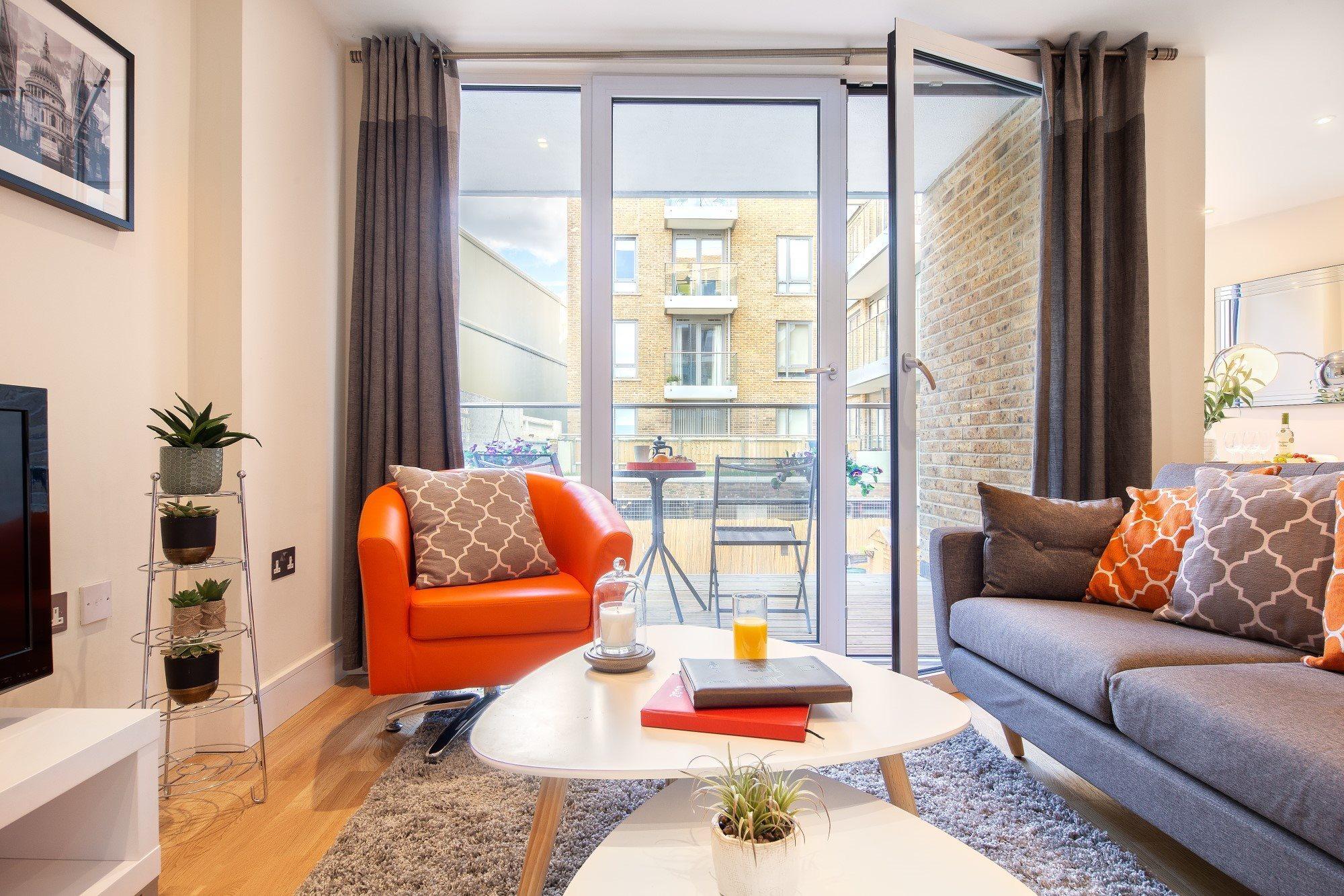 Two Bedroom Serviced Apartment With Balcony In Weymouth Building, Deacon Street ロンドン エクステリア 写真