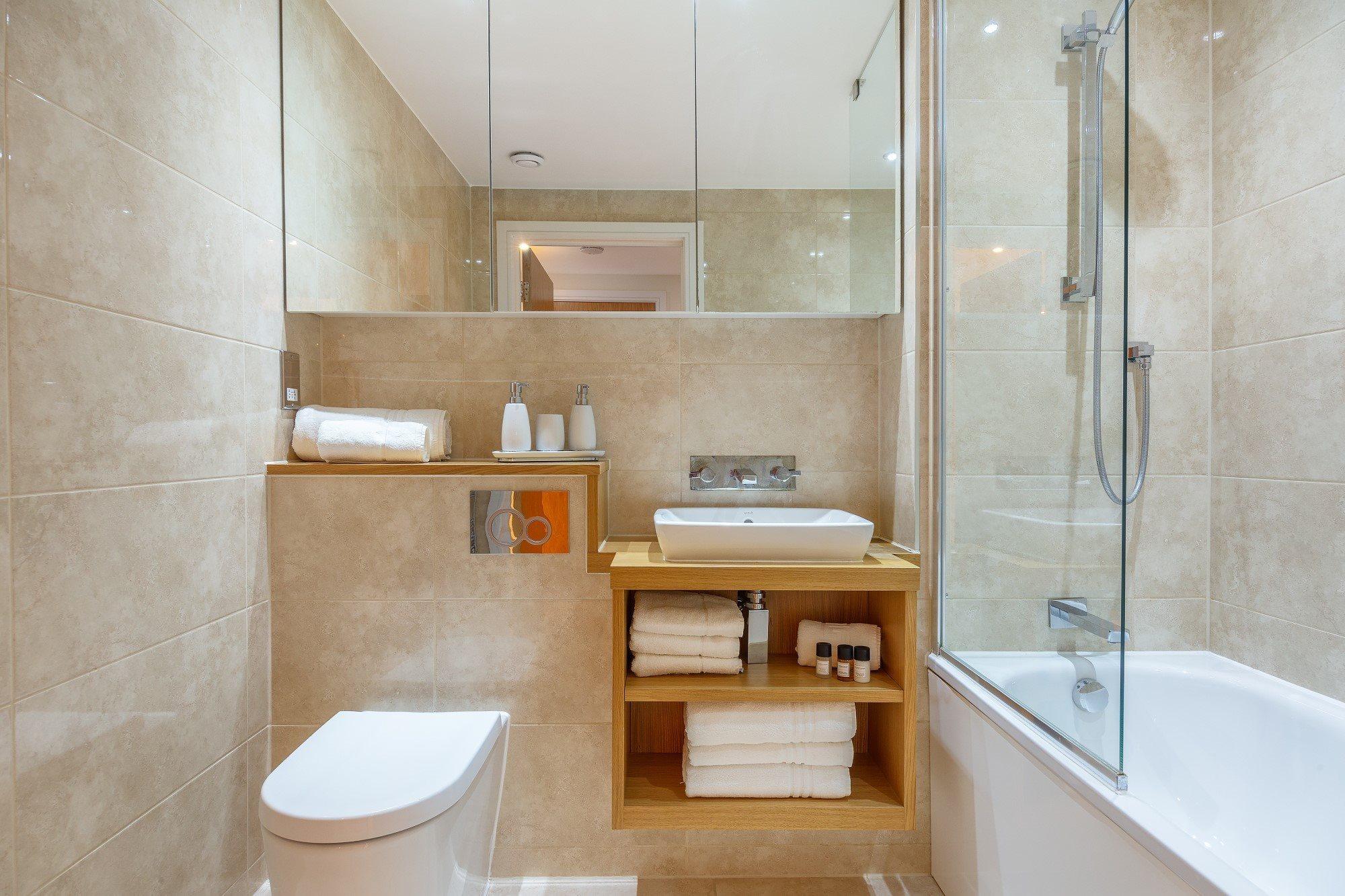 Two Bedroom Serviced Apartment With Balcony In Weymouth Building, Deacon Street ロンドン エクステリア 写真