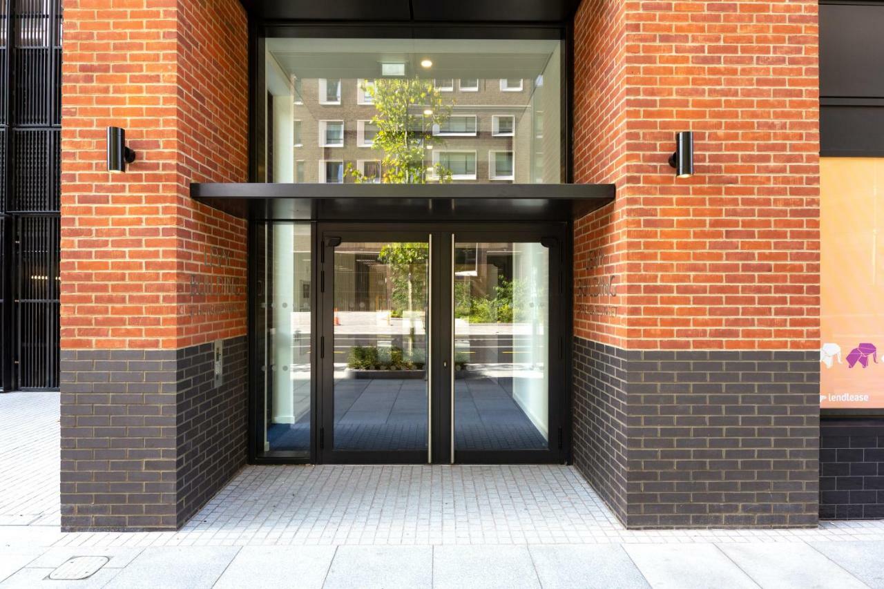 Two Bedroom Serviced Apartment With Balcony In Weymouth Building, Deacon Street ロンドン エクステリア 写真