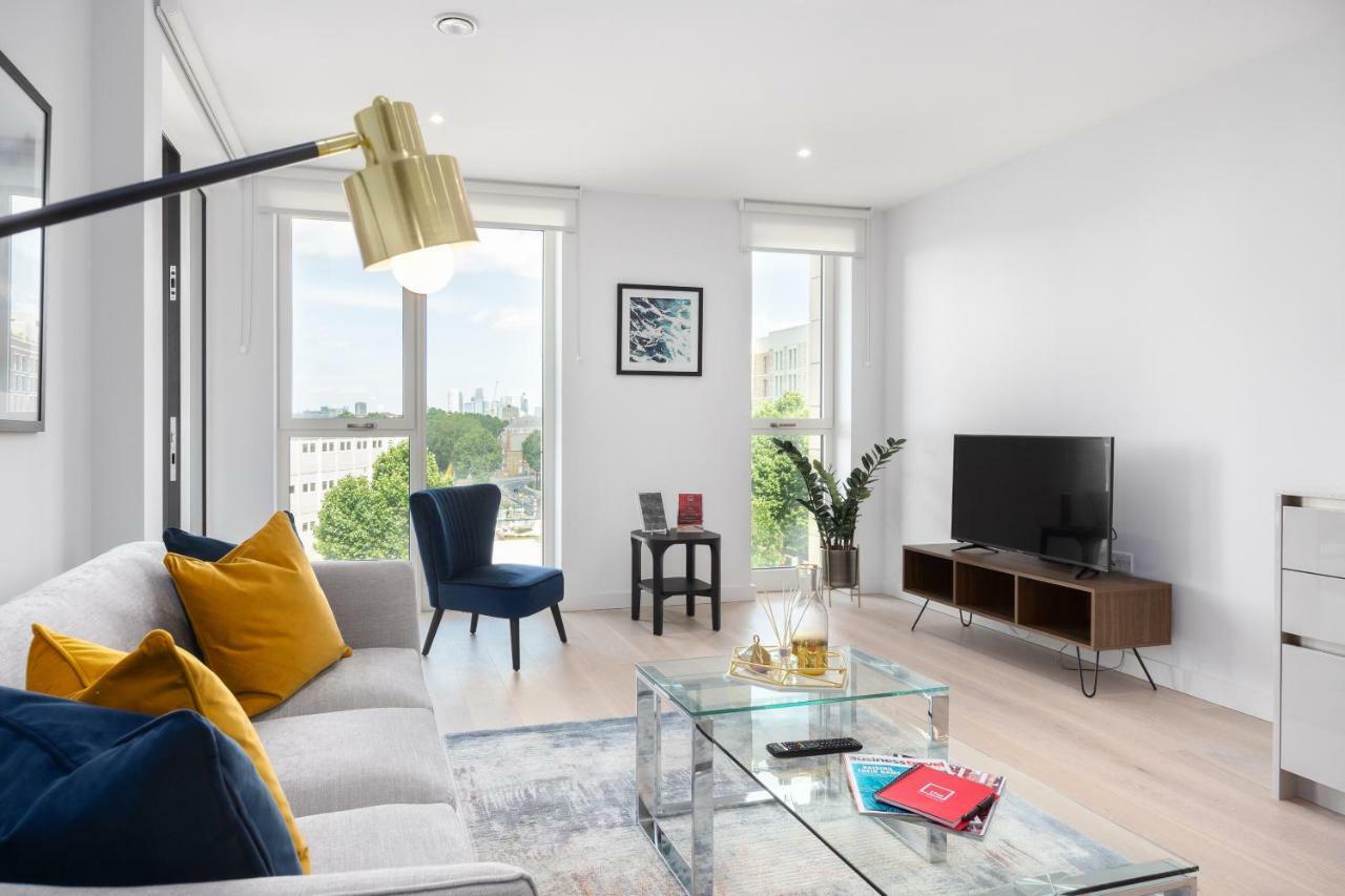 Two Bedroom Serviced Apartment With Balcony In Weymouth Building, Deacon Street ロンドン エクステリア 写真
