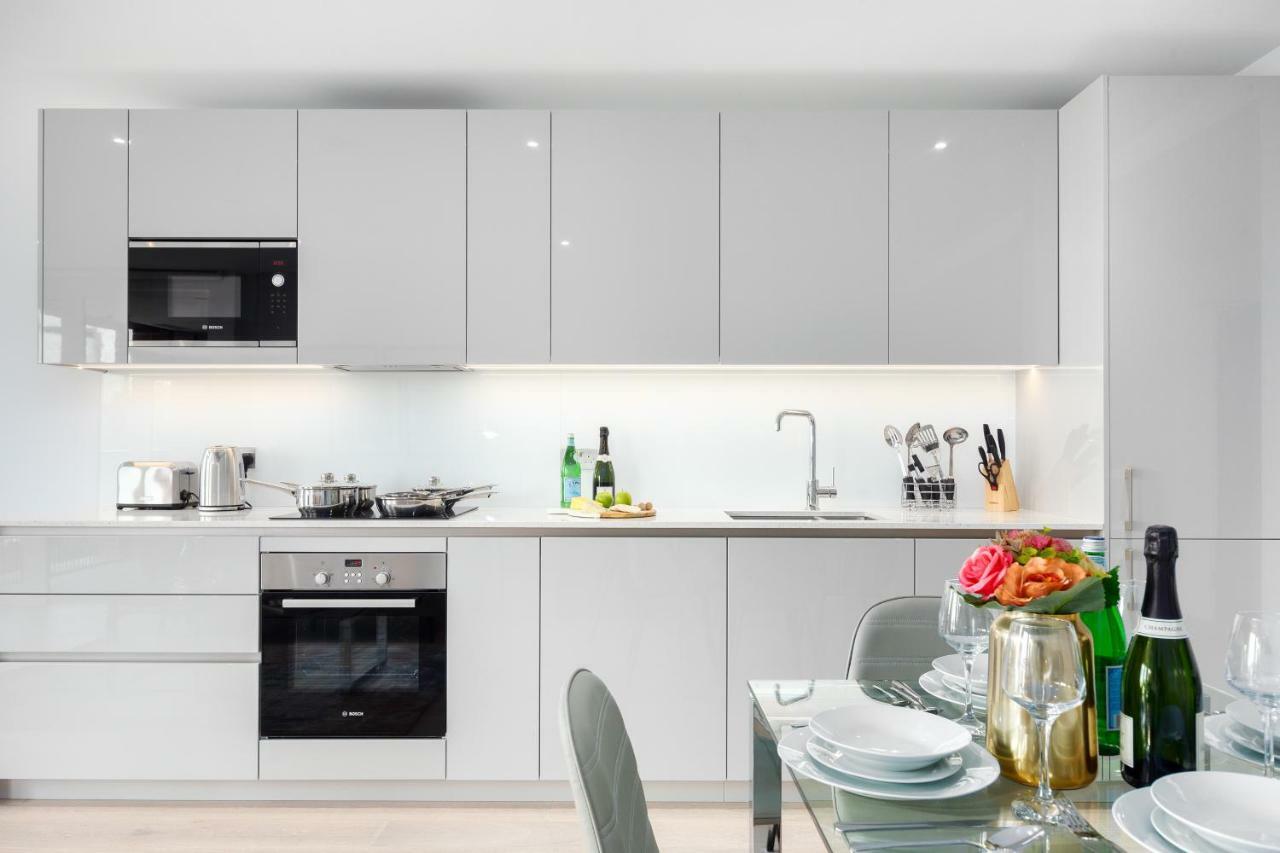 Two Bedroom Serviced Apartment With Balcony In Weymouth Building, Deacon Street ロンドン エクステリア 写真