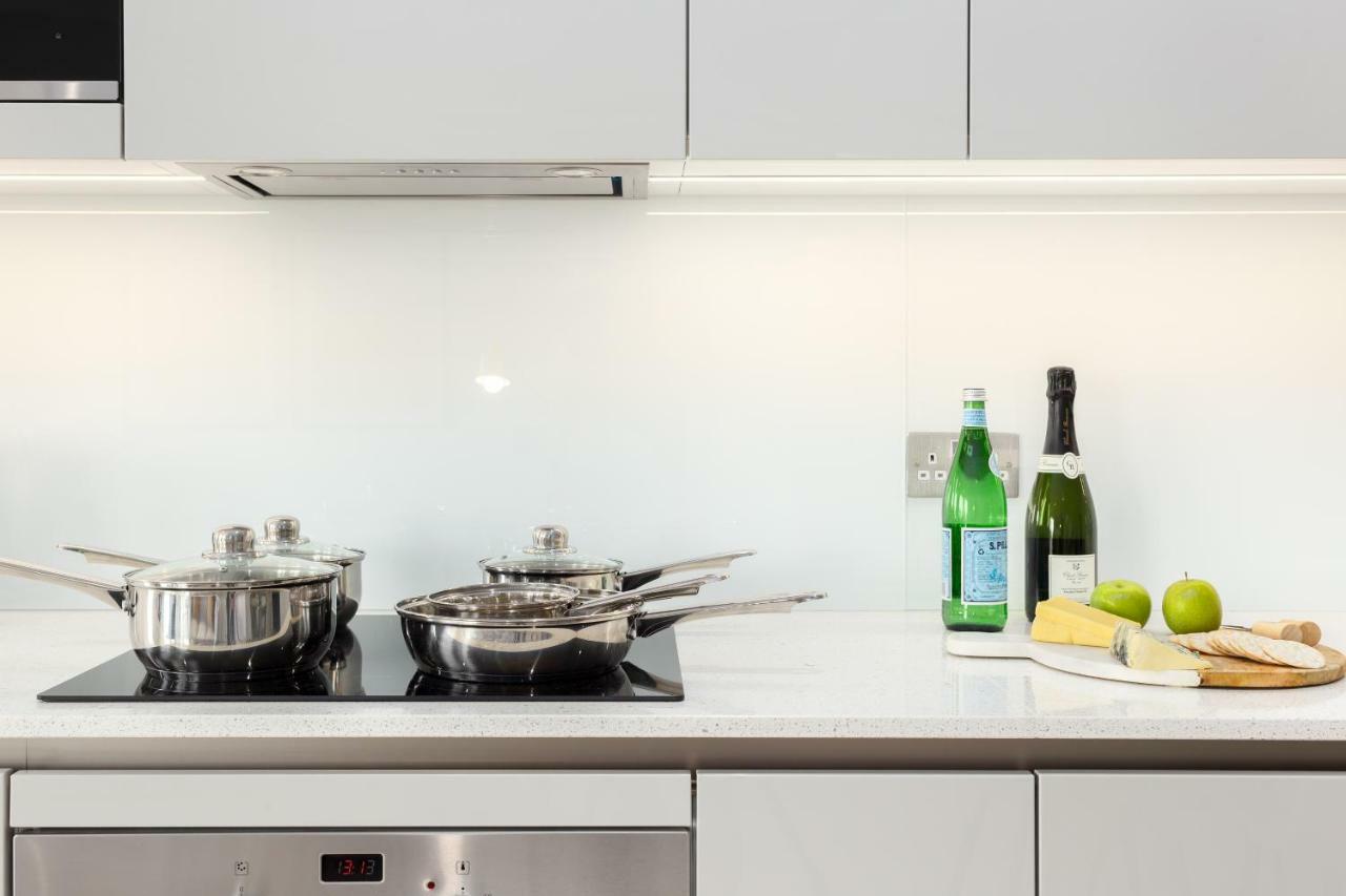 Two Bedroom Serviced Apartment With Balcony In Weymouth Building, Deacon Street ロンドン エクステリア 写真