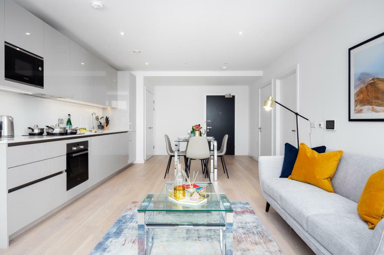 Two Bedroom Serviced Apartment With Balcony In Weymouth Building, Deacon Street ロンドン エクステリア 写真